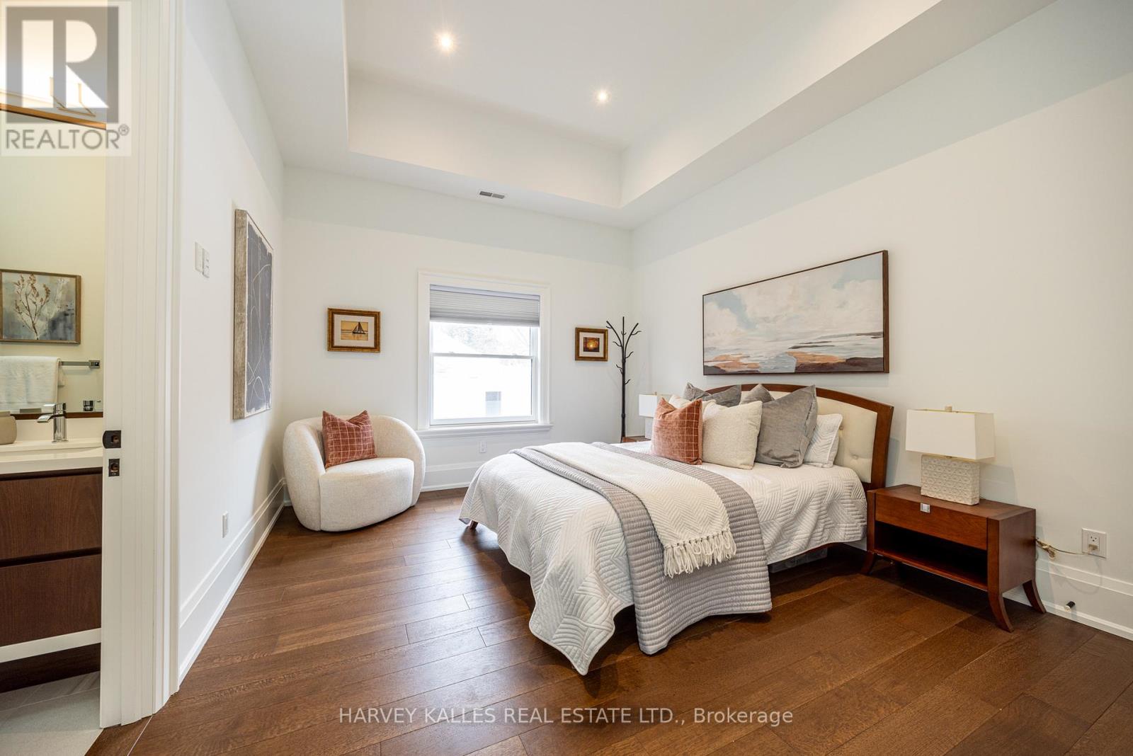 264 CORTLEIGH BOULEVARD — photo 29