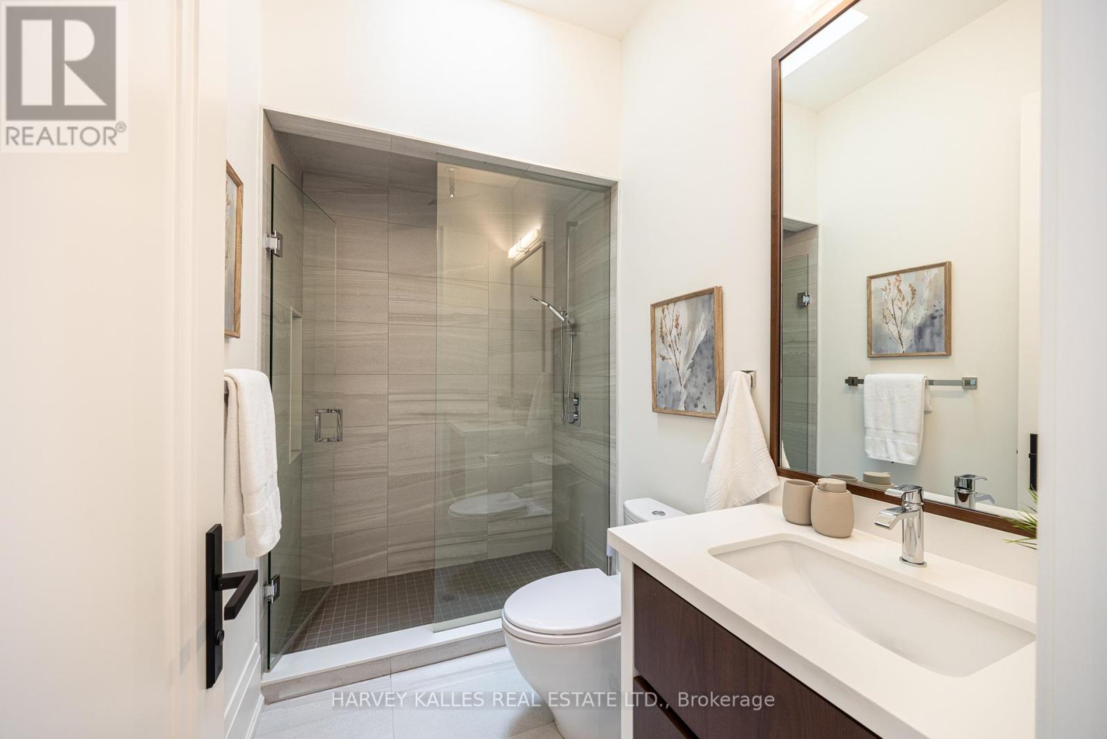 264 CORTLEIGH BOULEVARD — photo 31