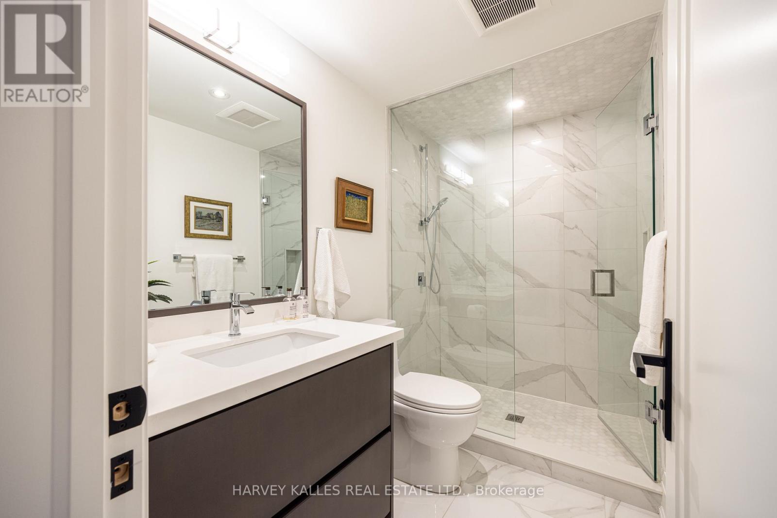 264 CORTLEIGH BOULEVARD — photo 40