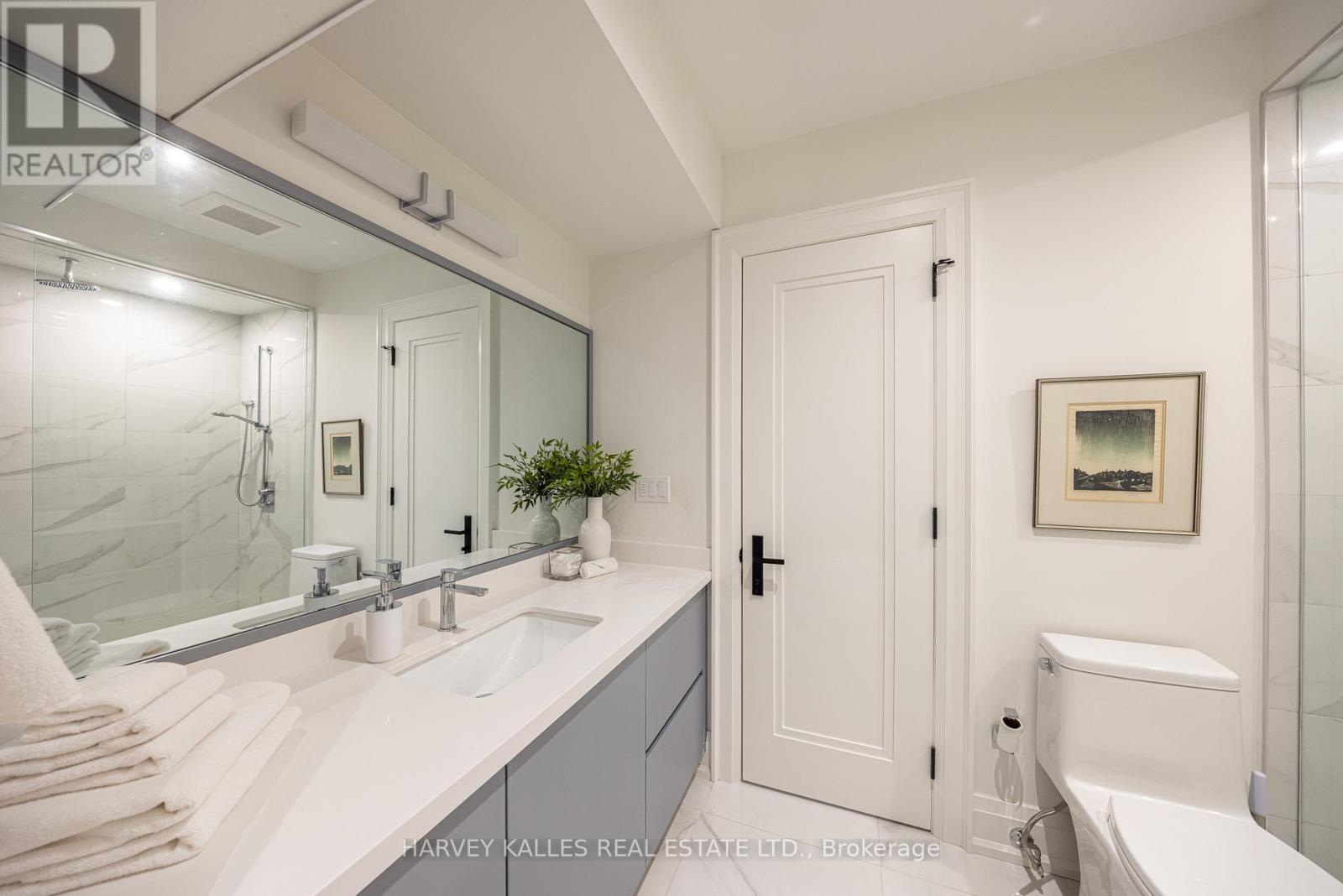 264 CORTLEIGH BOULEVARD — photo 45