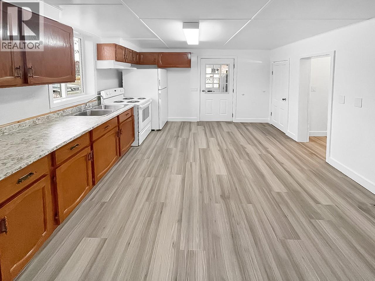 40 Little Van Horne Street - Image 3