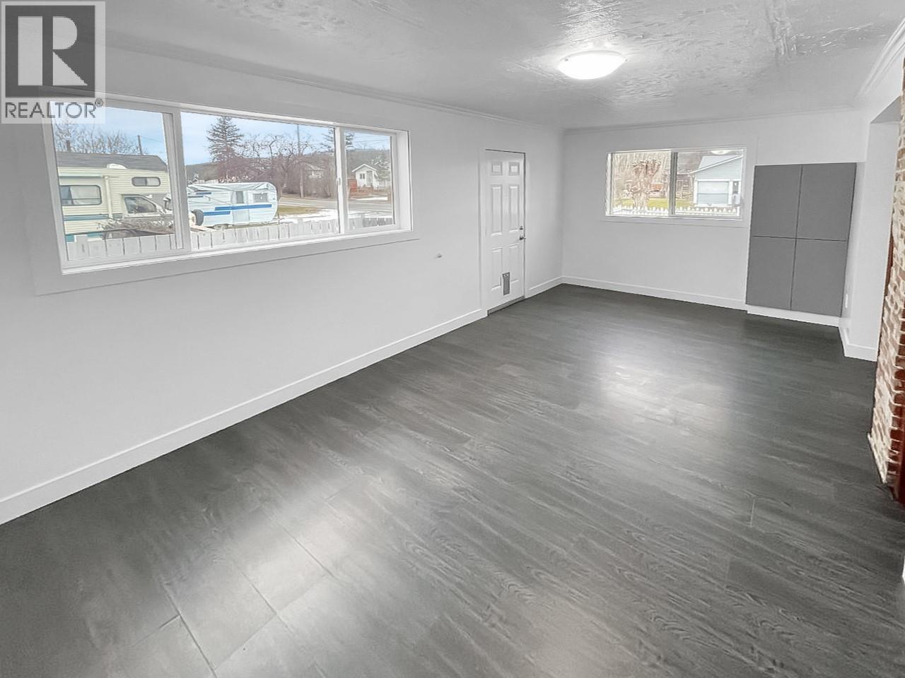 40 Little Van Horne Street - 5