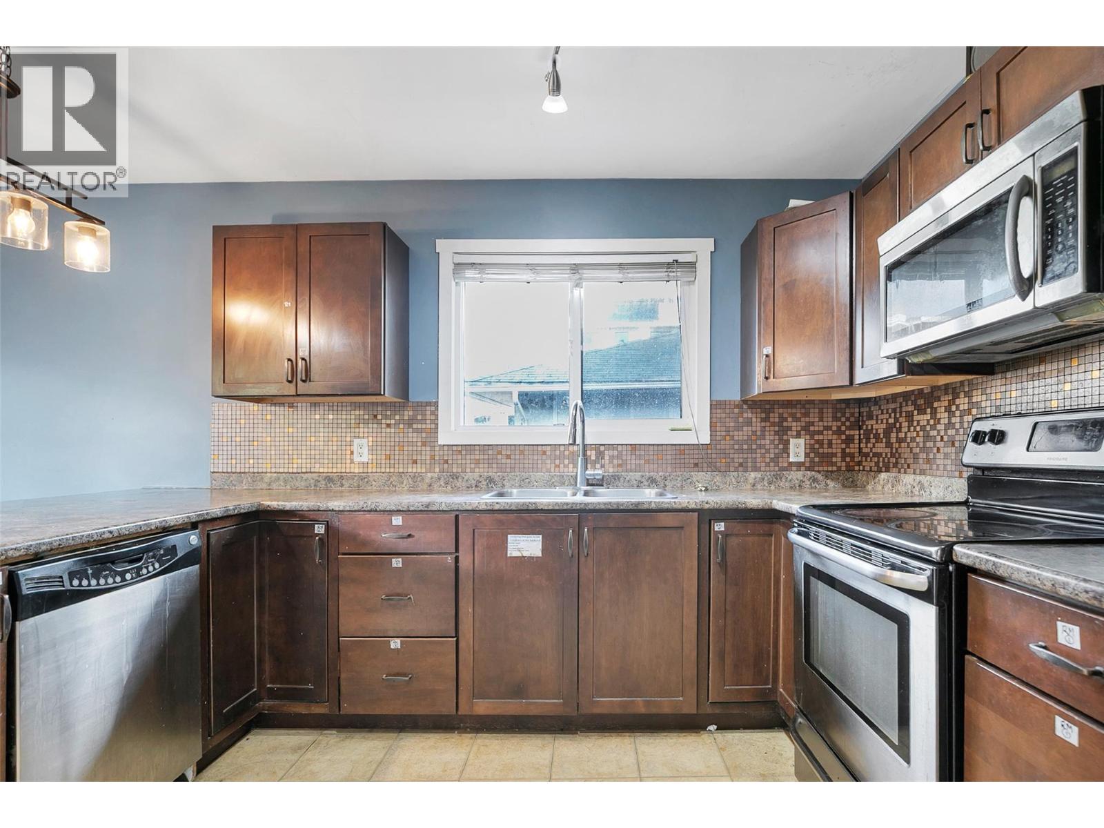 1331 Belaire Avenue, Kelowna