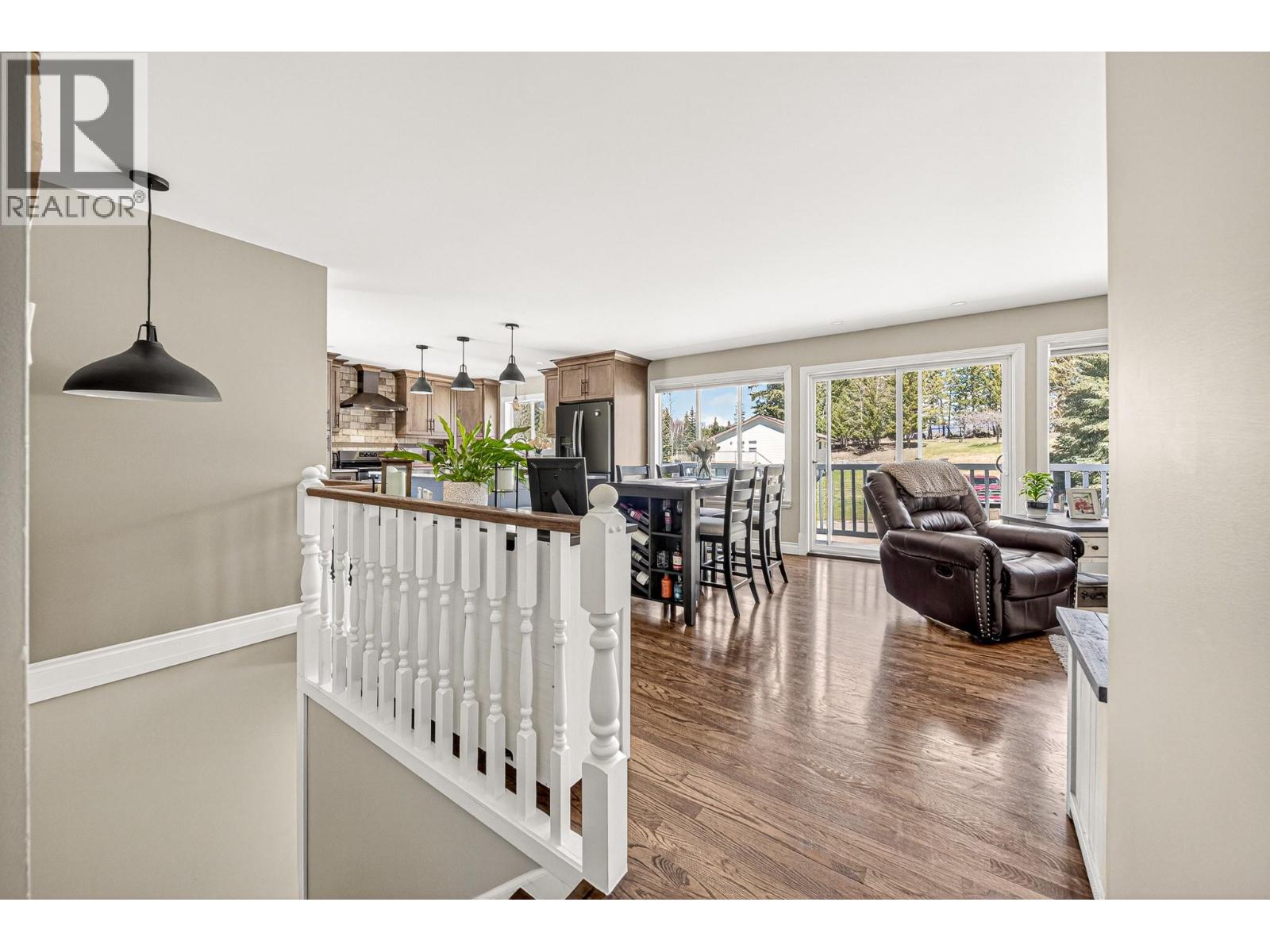 6 & 7 Clearwater Place - 34