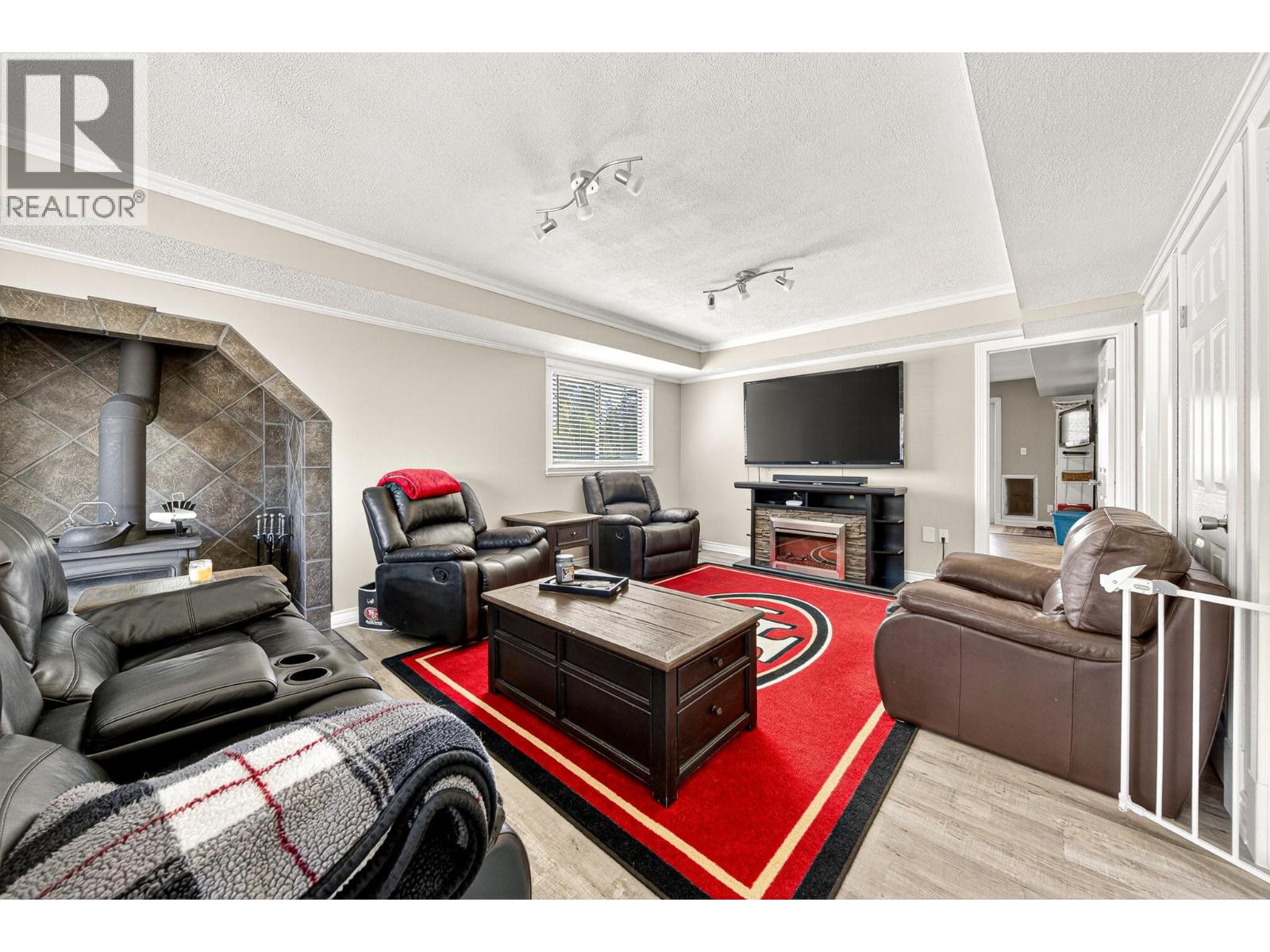 6 & 7 Clearwater Place - 35