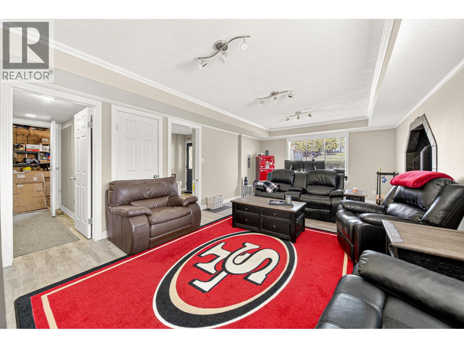 6 & 7 Clearwater Place - 38