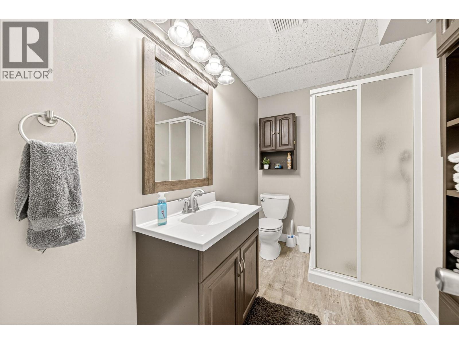 6 & 7 Clearwater Place - 45