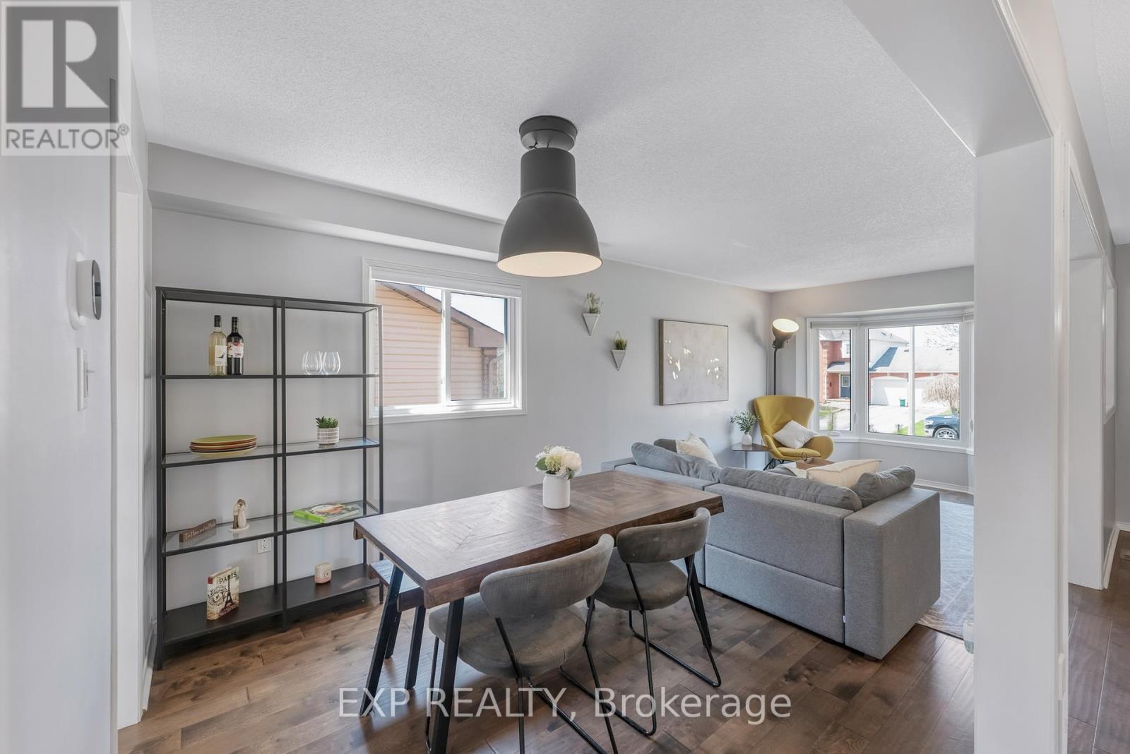 11 KINGSGATE CRESCENT — photo 3