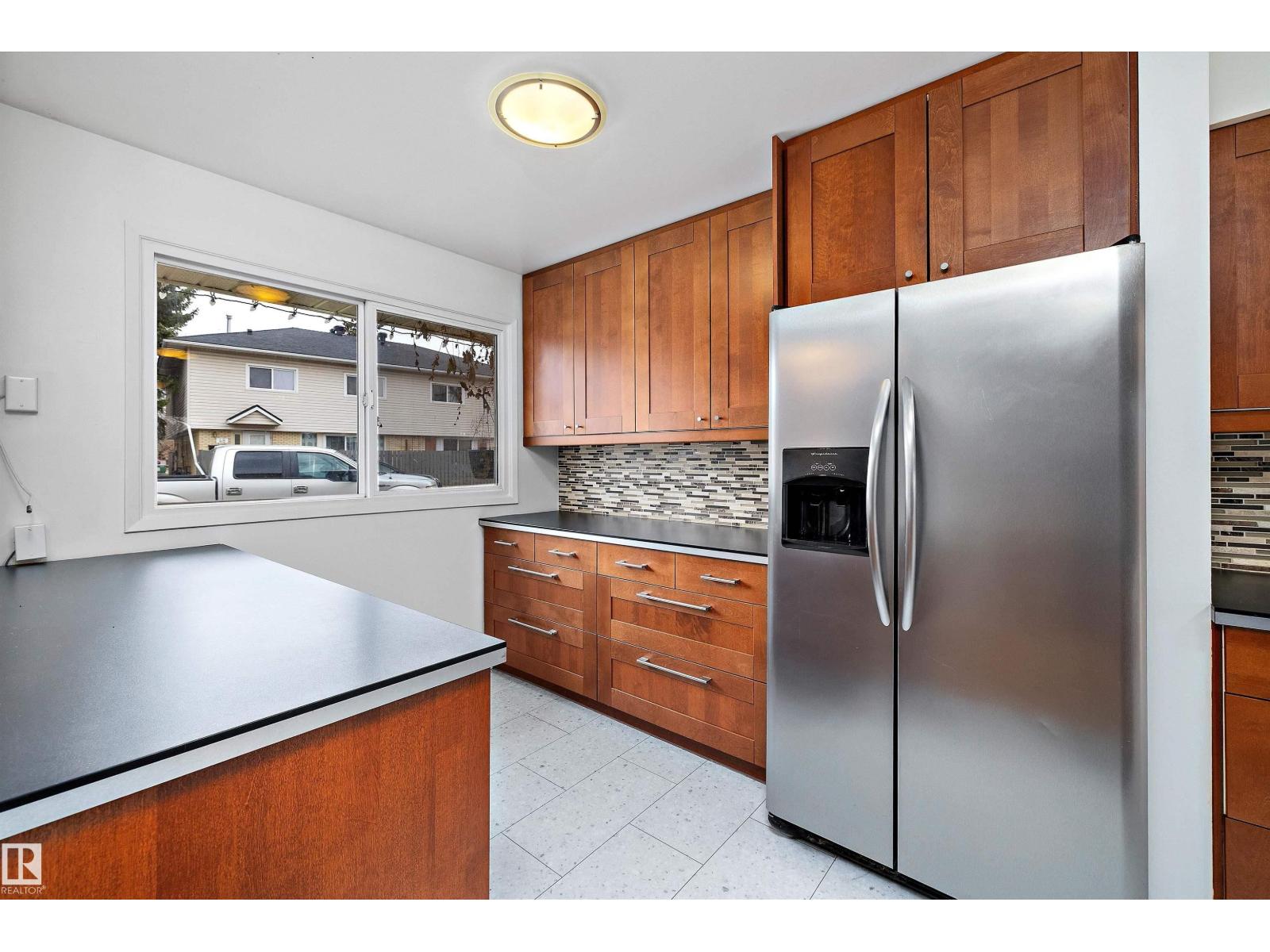 47 ROYAL RD NW - 18