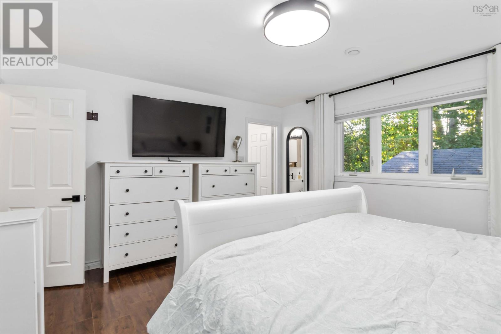 Property 30 of 48 of 10 Rosewood Court