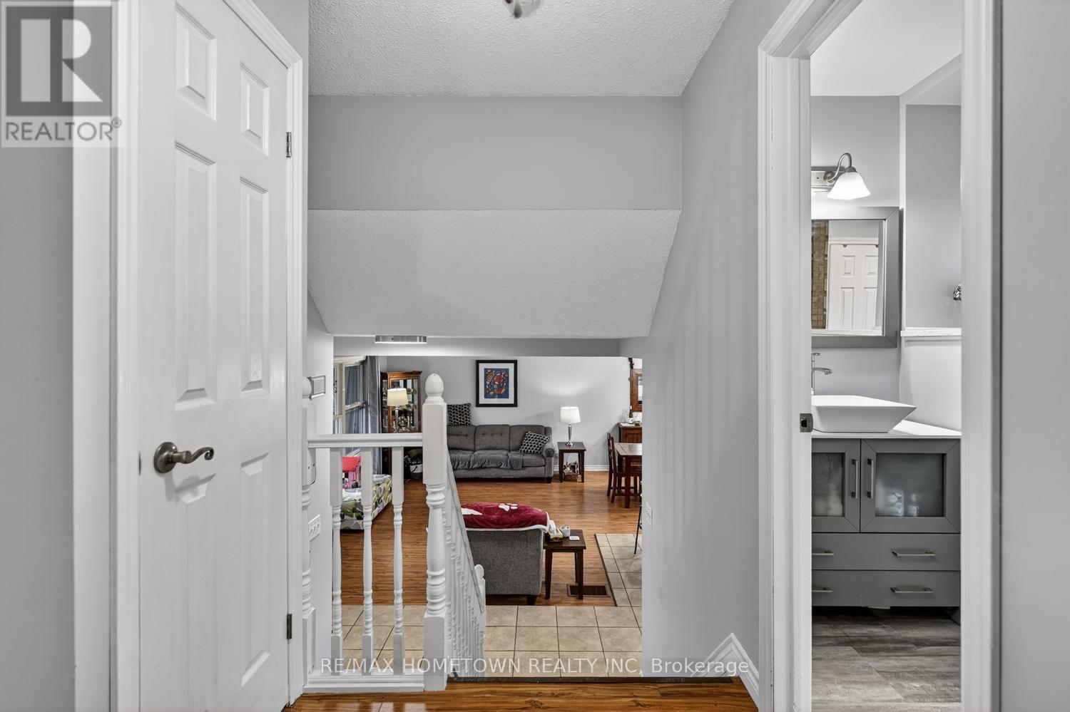 5 MEIKLE DRIVE - 15