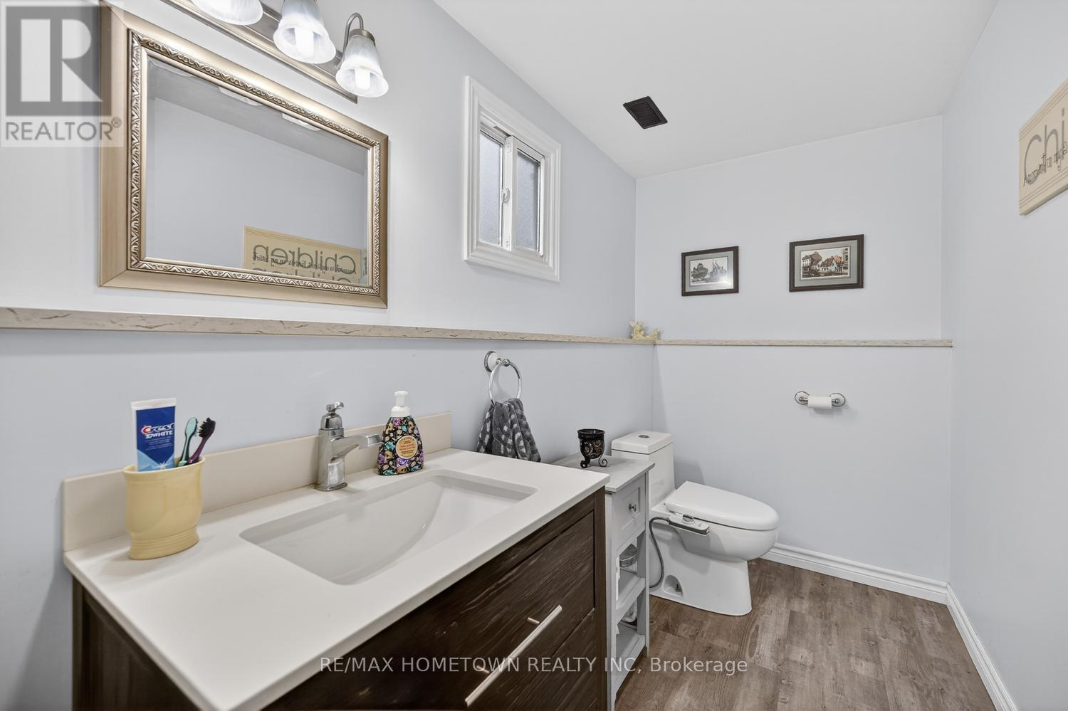 5 MEIKLE DRIVE - 24