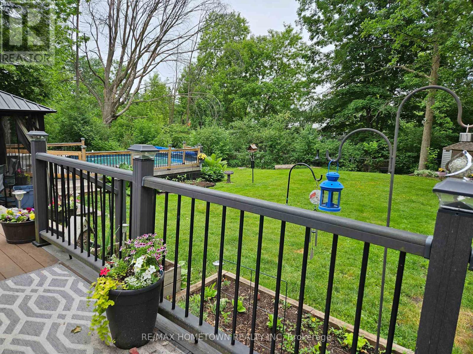 5 MEIKLE DRIVE - 32