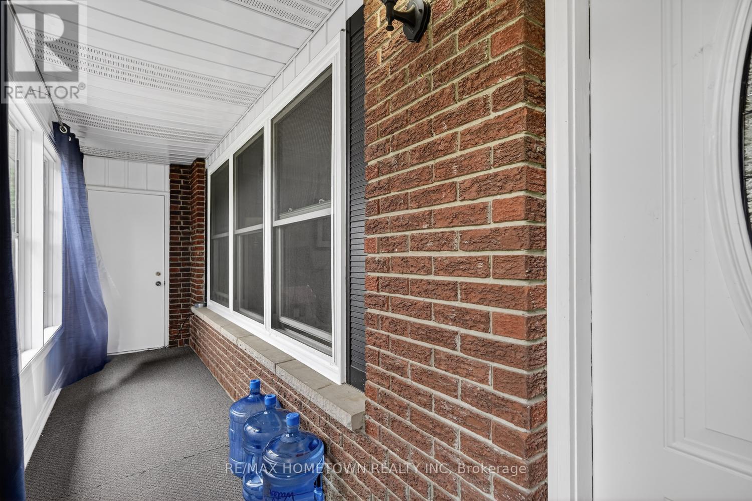 5 MEIKLE DRIVE - 4