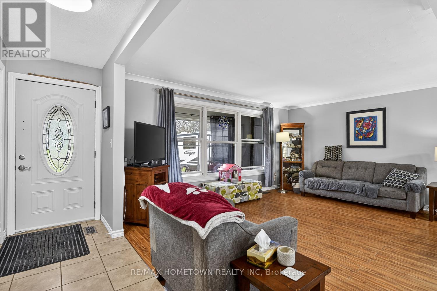 5 MEIKLE DRIVE - 5