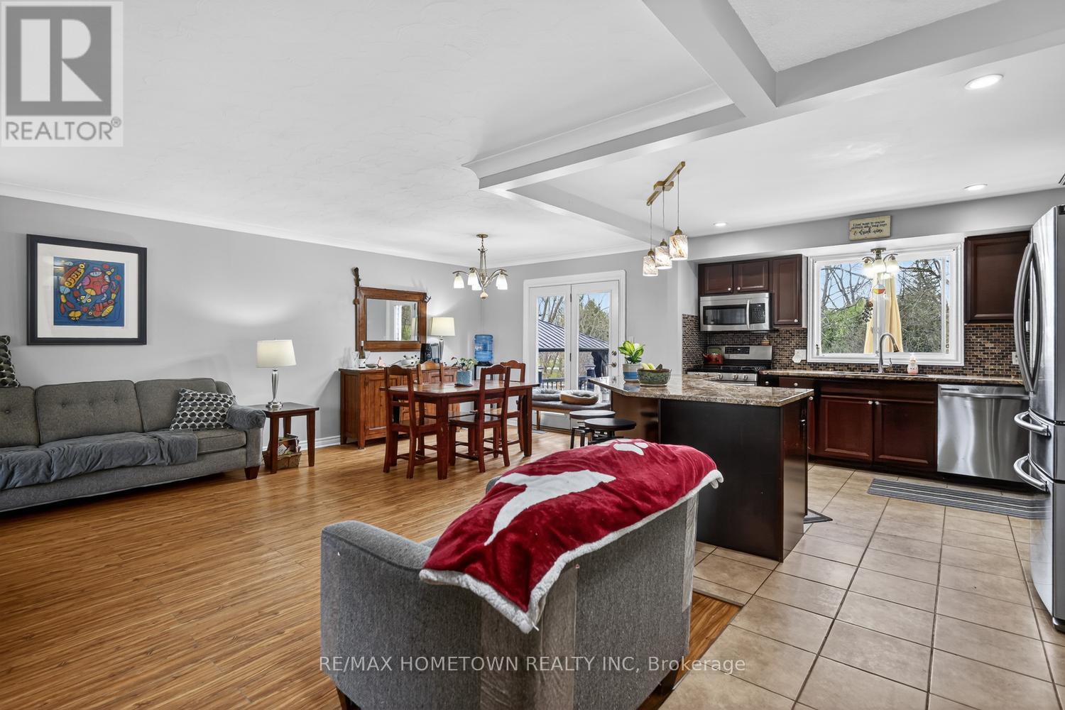 5 MEIKLE DRIVE - 6