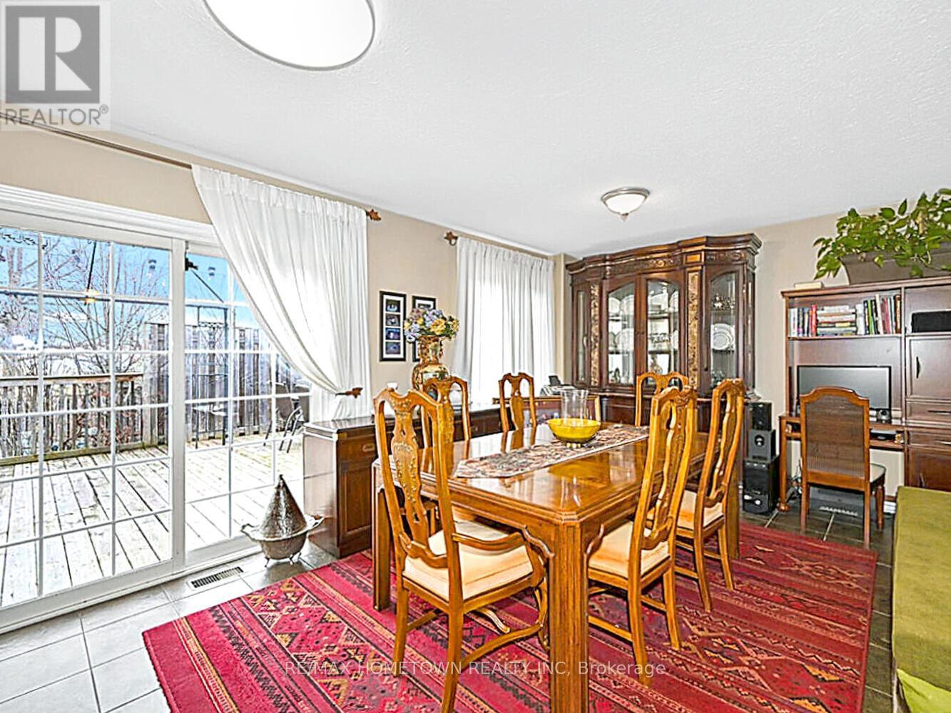 16 REGENCY PLACE — photo 6