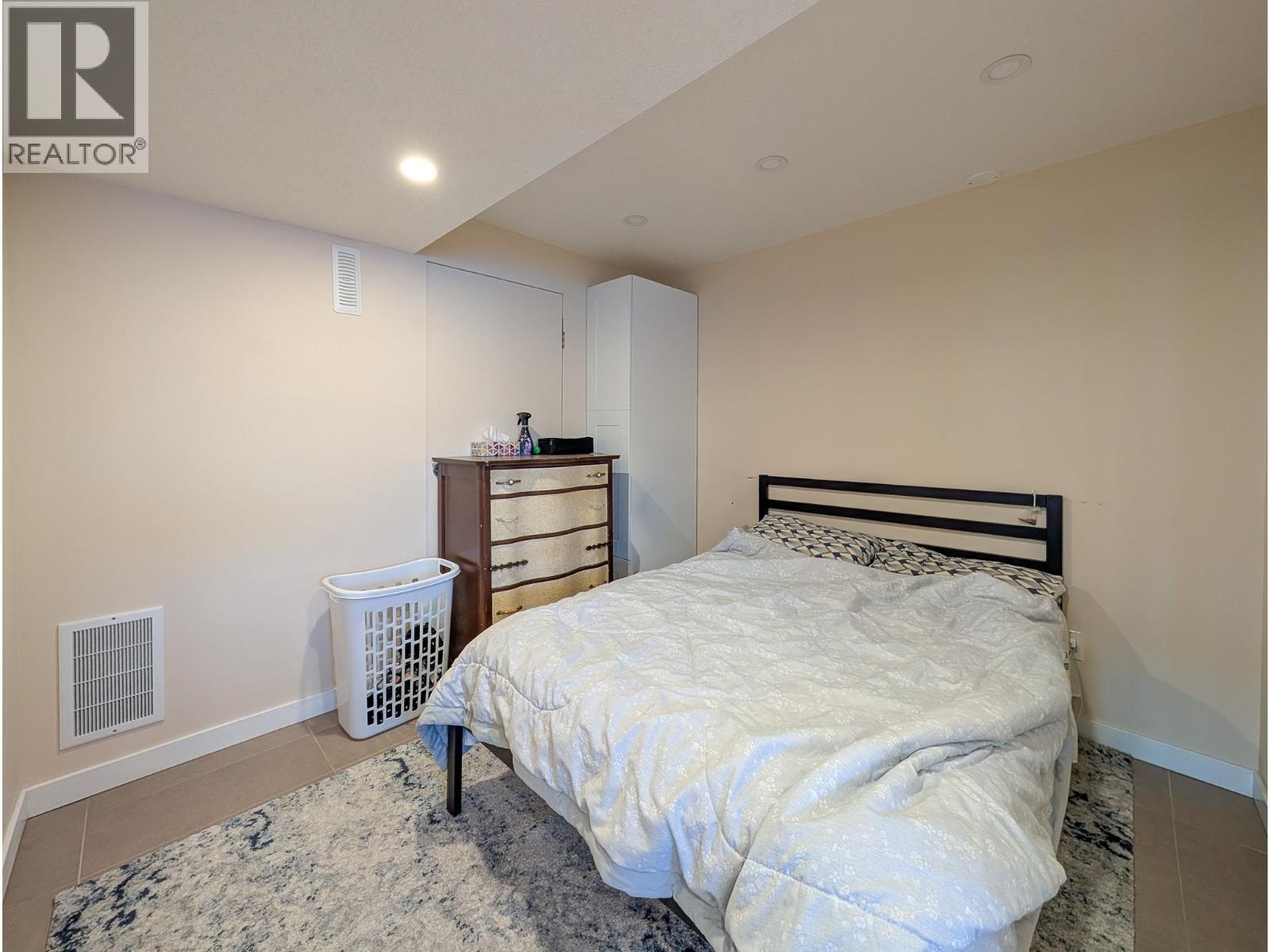 4234 QUENTIN AVENUE - 23