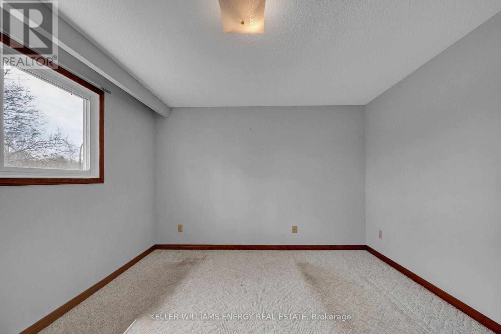 183 GADSBY DRIVE — photo 16