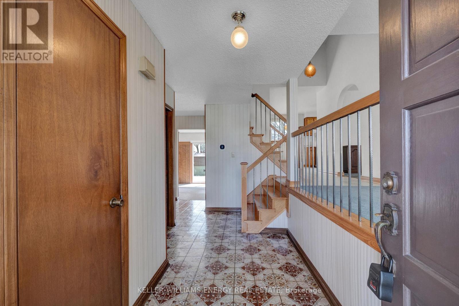 183 GADSBY DRIVE - photo 2
