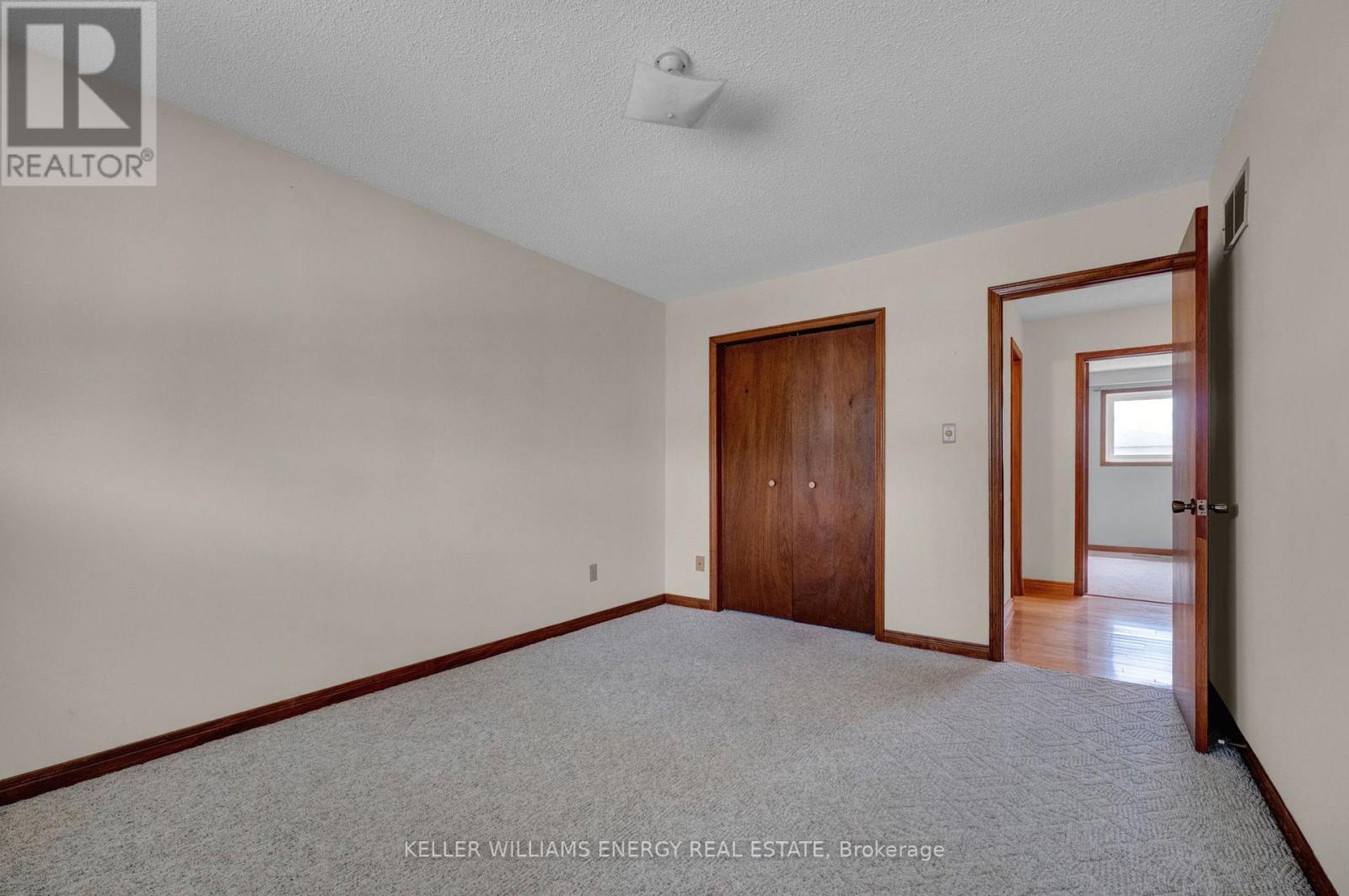 183 GADSBY DRIVE — photo 23