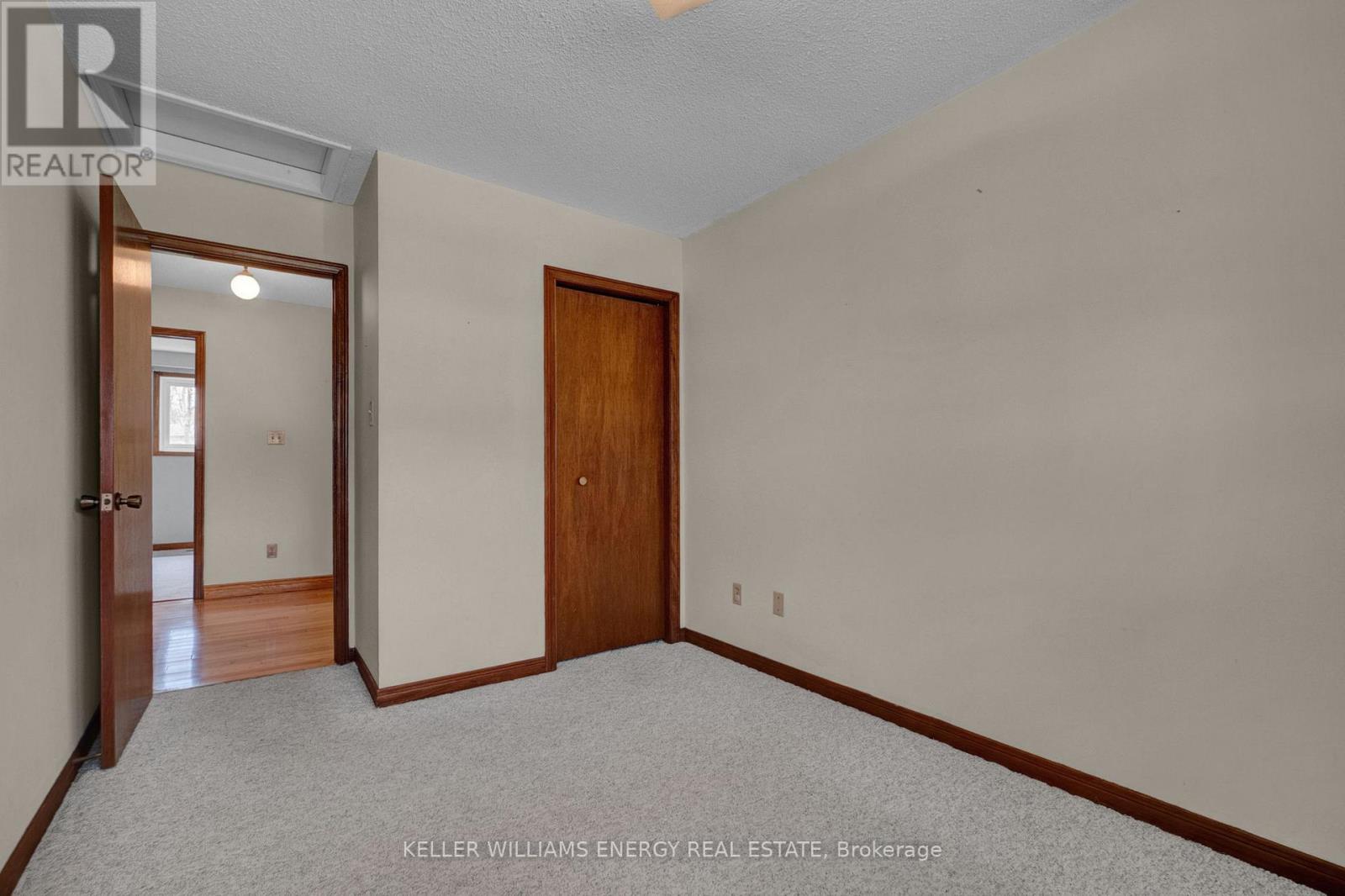 183 GADSBY DRIVE — photo 24