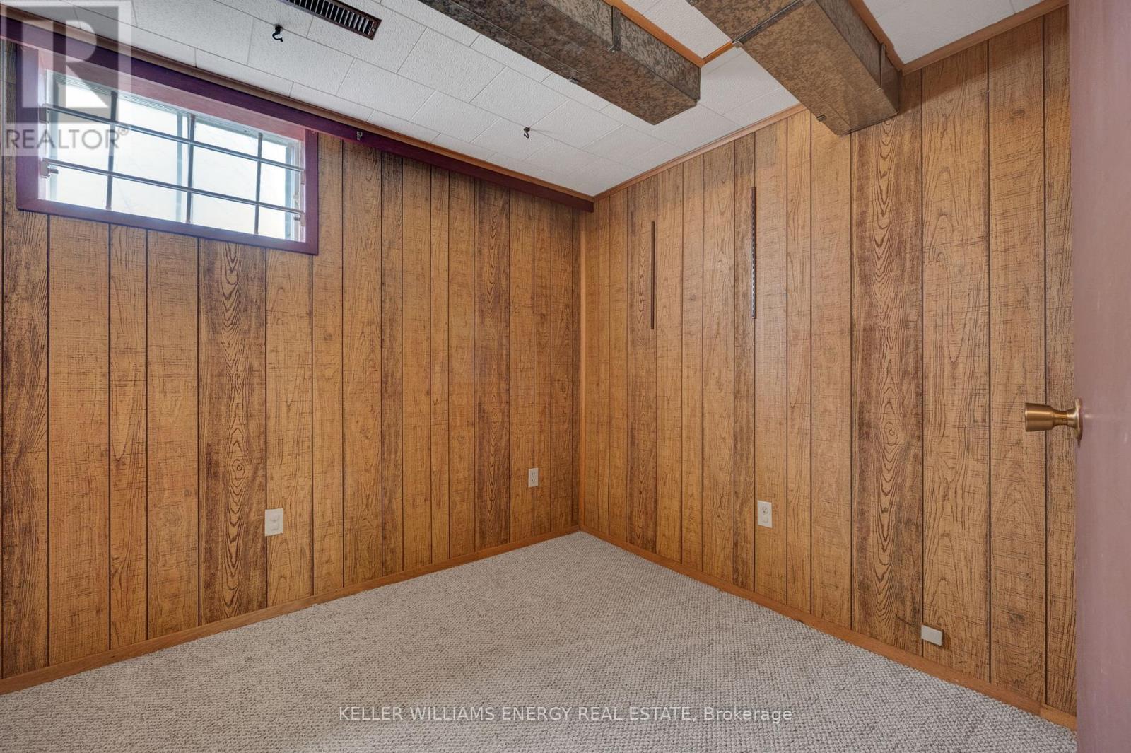 183 GADSBY DRIVE — photo 28