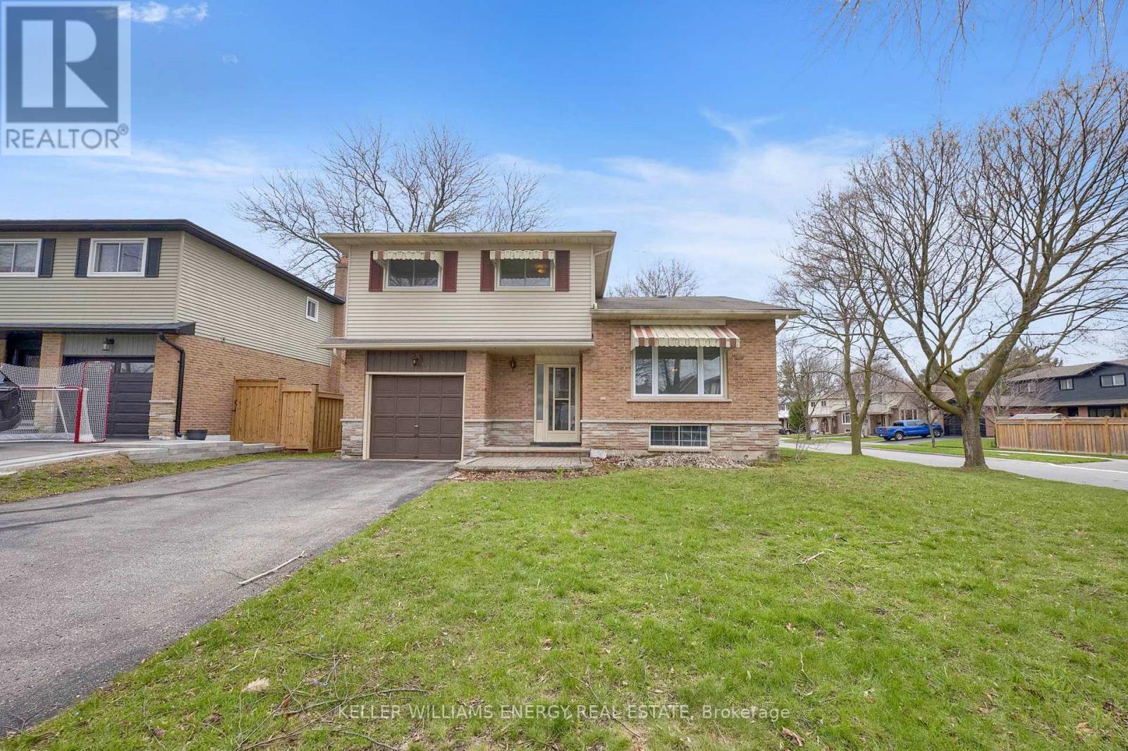 183 GADSBY DRIVE — photo 29