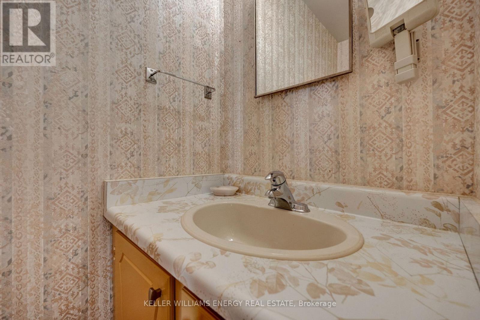 183 GADSBY DRIVE - photo 3