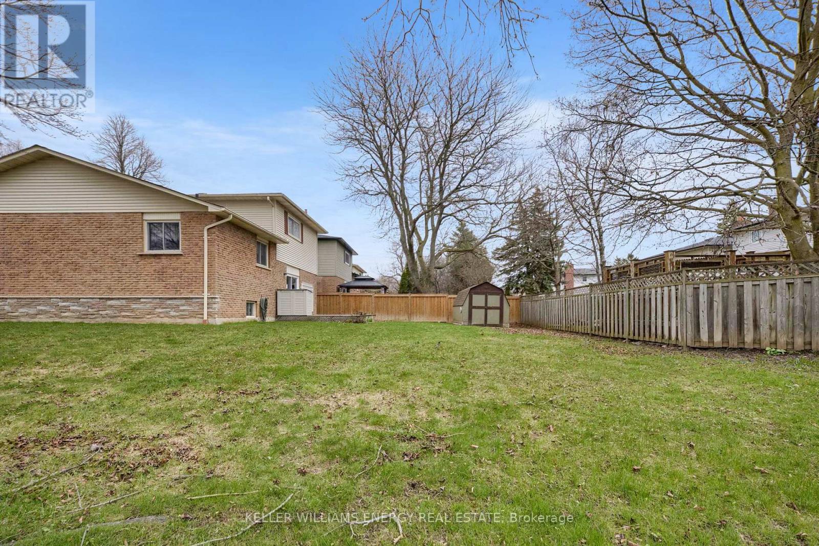 183 GADSBY DRIVE — photo 33