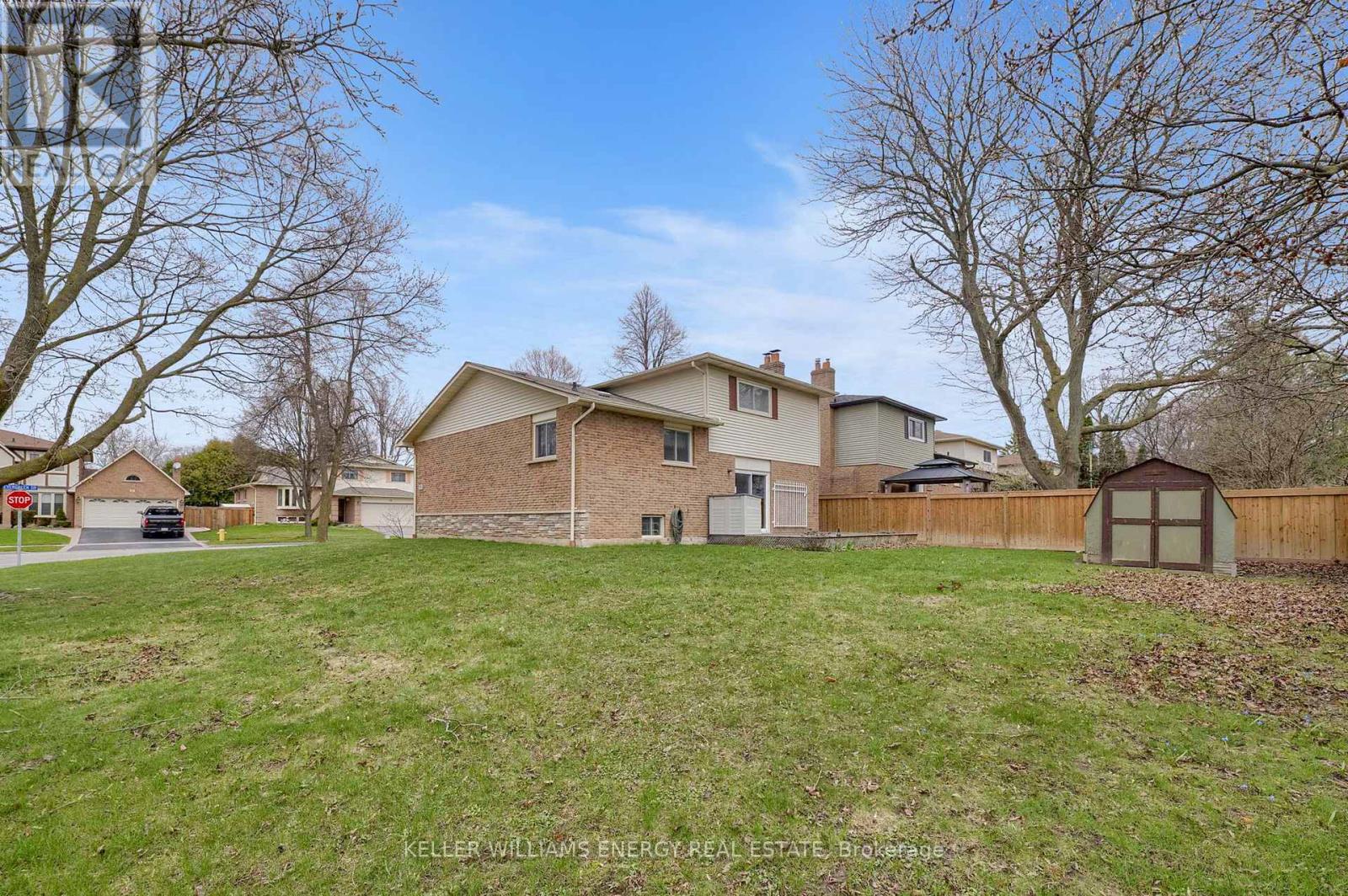 183 GADSBY DRIVE — photo 34