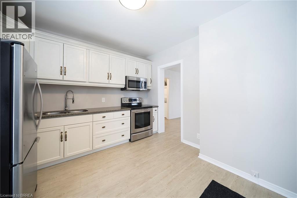 171 DRUMMOND Street - 21