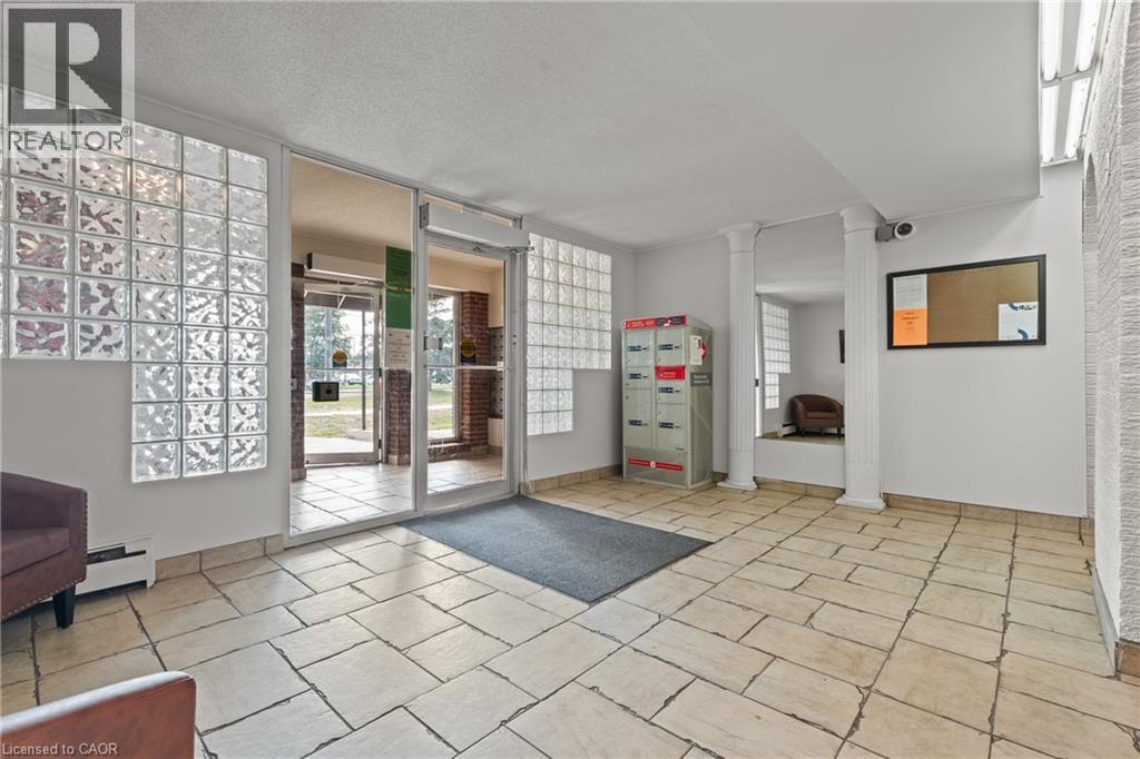 851 QUEENSTON Road Unit# 505, Stoney Creek, Ontario, L8G1B4 — Photo 4