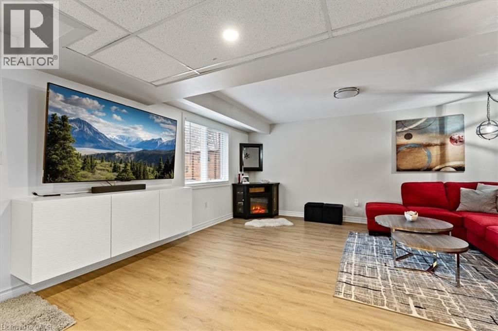 166 LAWRENCE Lane - 27