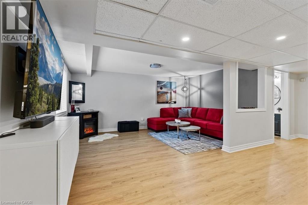 166 LAWRENCE Lane - 28