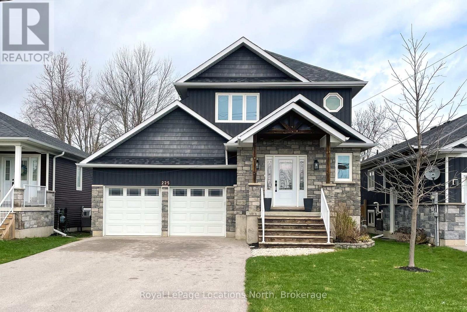 225 QUEBEC STREET - 1