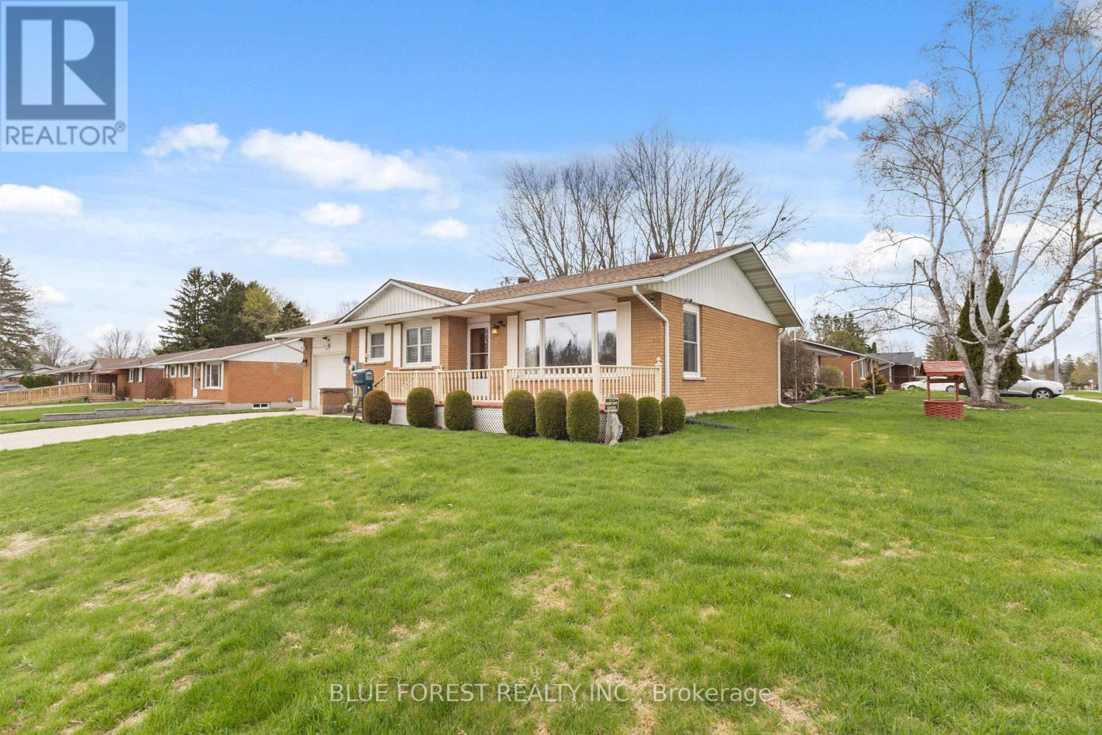 2 WADSWORTH DRIVE - 4