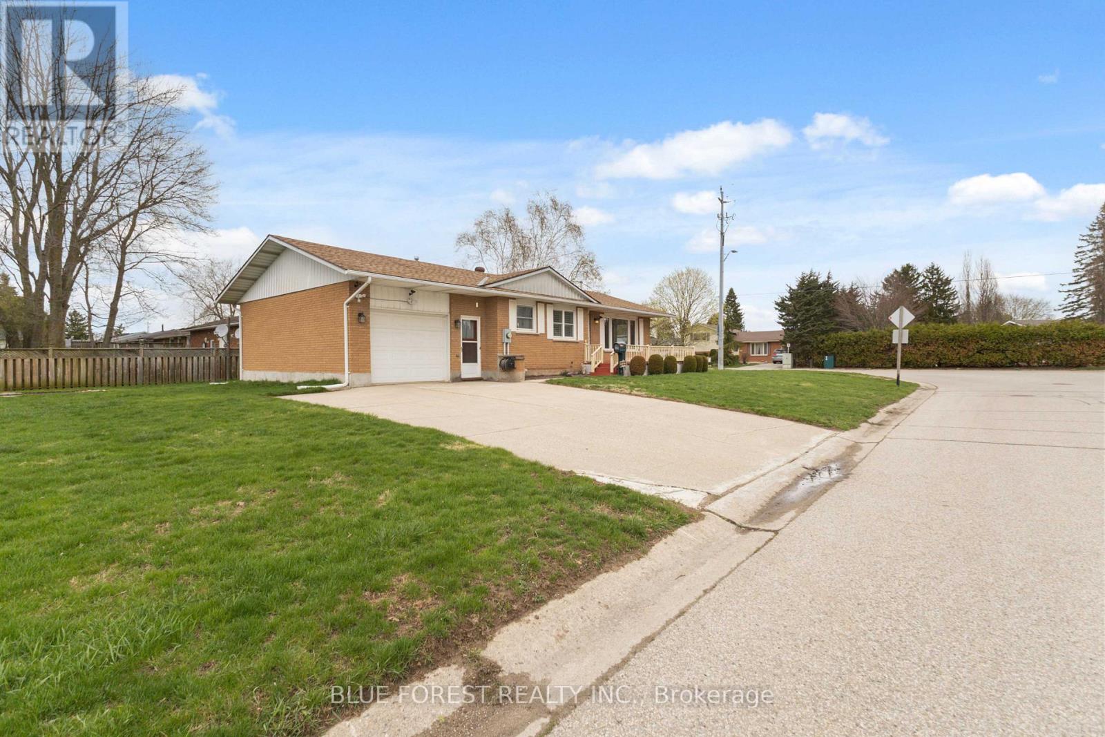 2 WADSWORTH DRIVE - 5