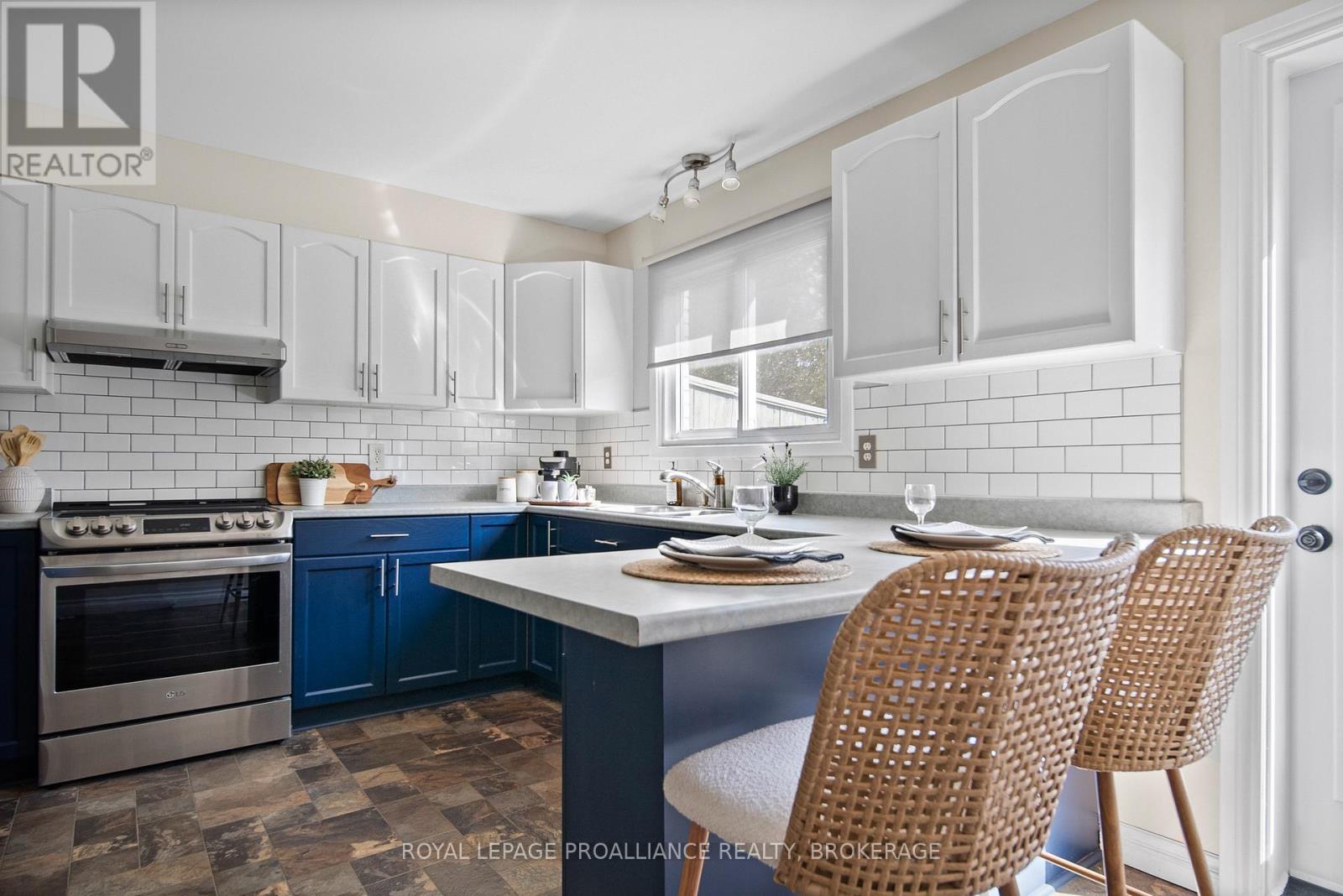 24 - 4427 BATH ROAD — photo 14