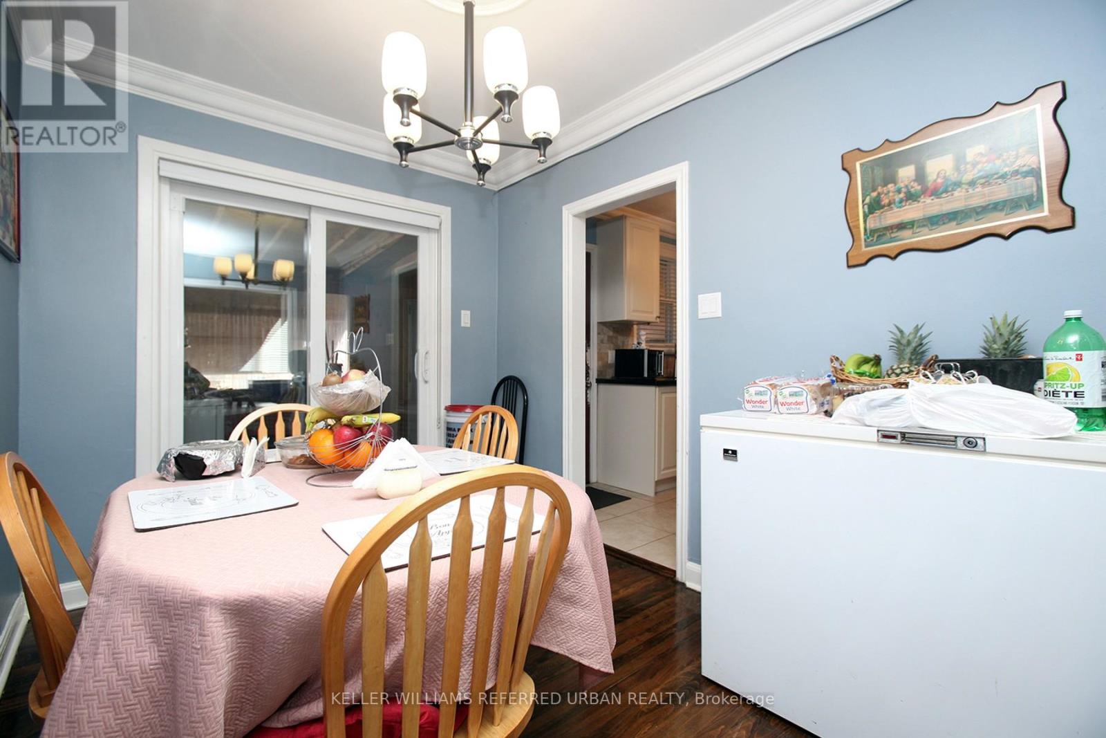 94 FAIRHOLME AVENUE — photo 8