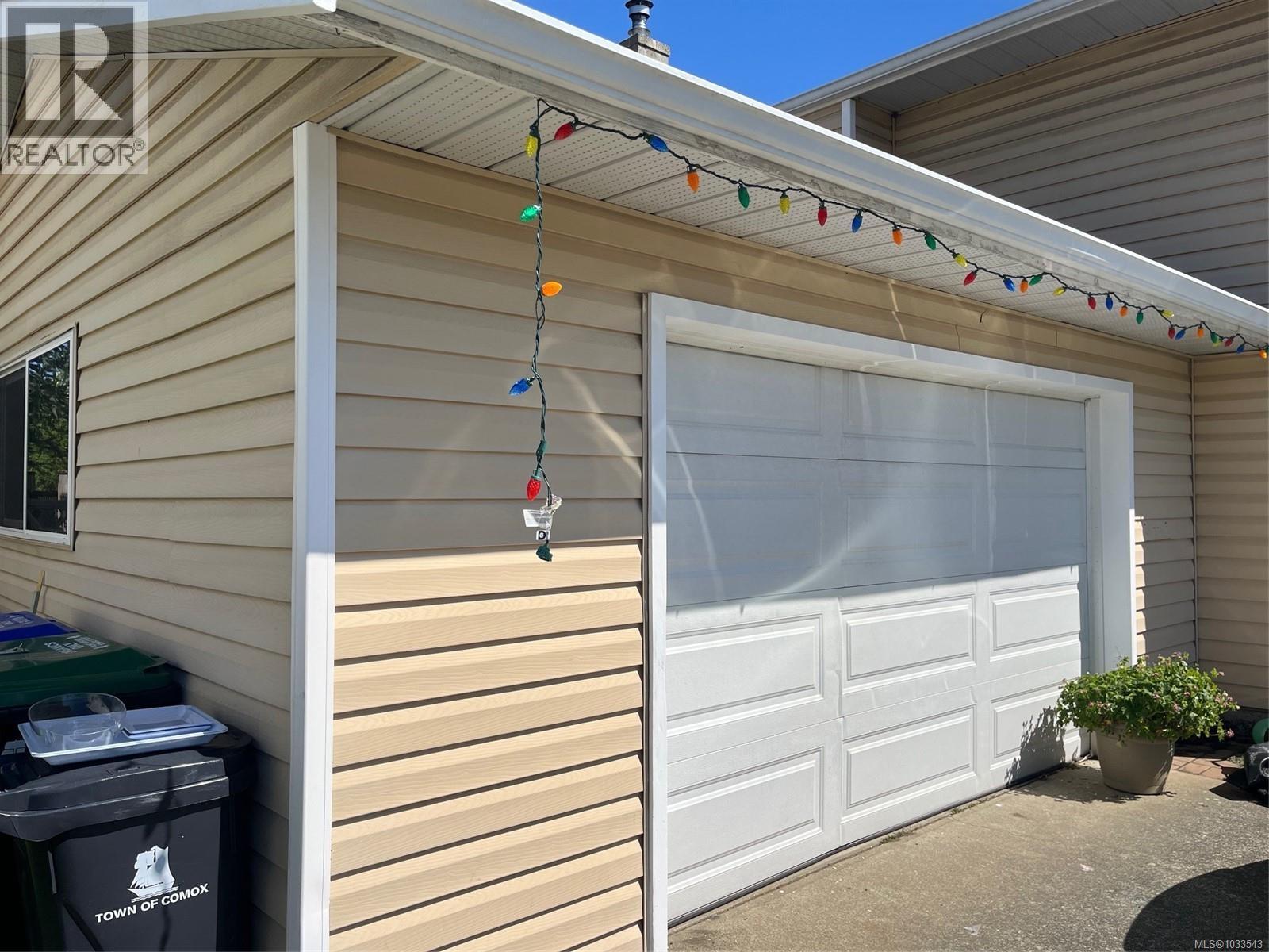 1646 Maquinna Ave - 23