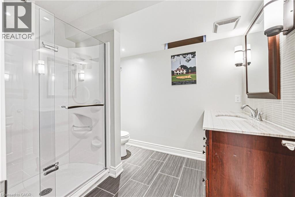 425 BURLOAK Drive, Oakville, Ontario, L6L6W8 — Photo 40