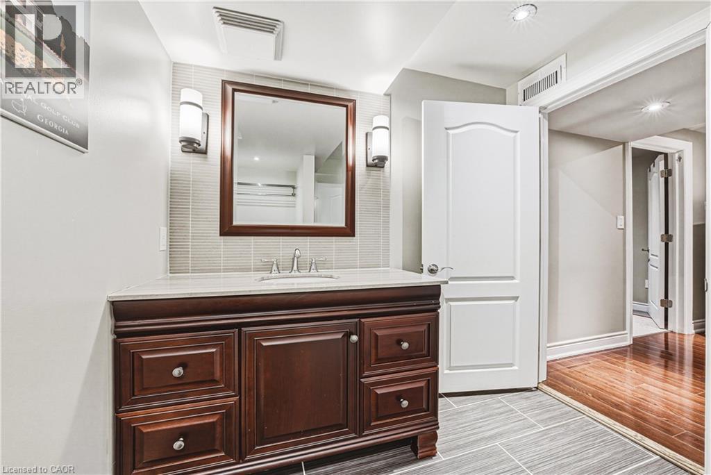 425 BURLOAK Drive, Oakville, Ontario, L6L6W8 — Photo 41