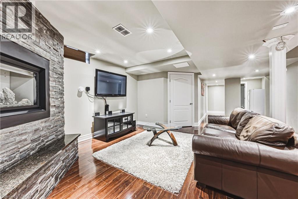 425 BURLOAK Drive, Oakville, Ontario, L6L6W8 — Photo 37