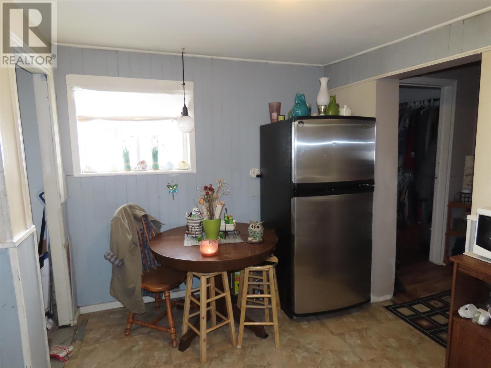 282-284 Wellington ST W - 11