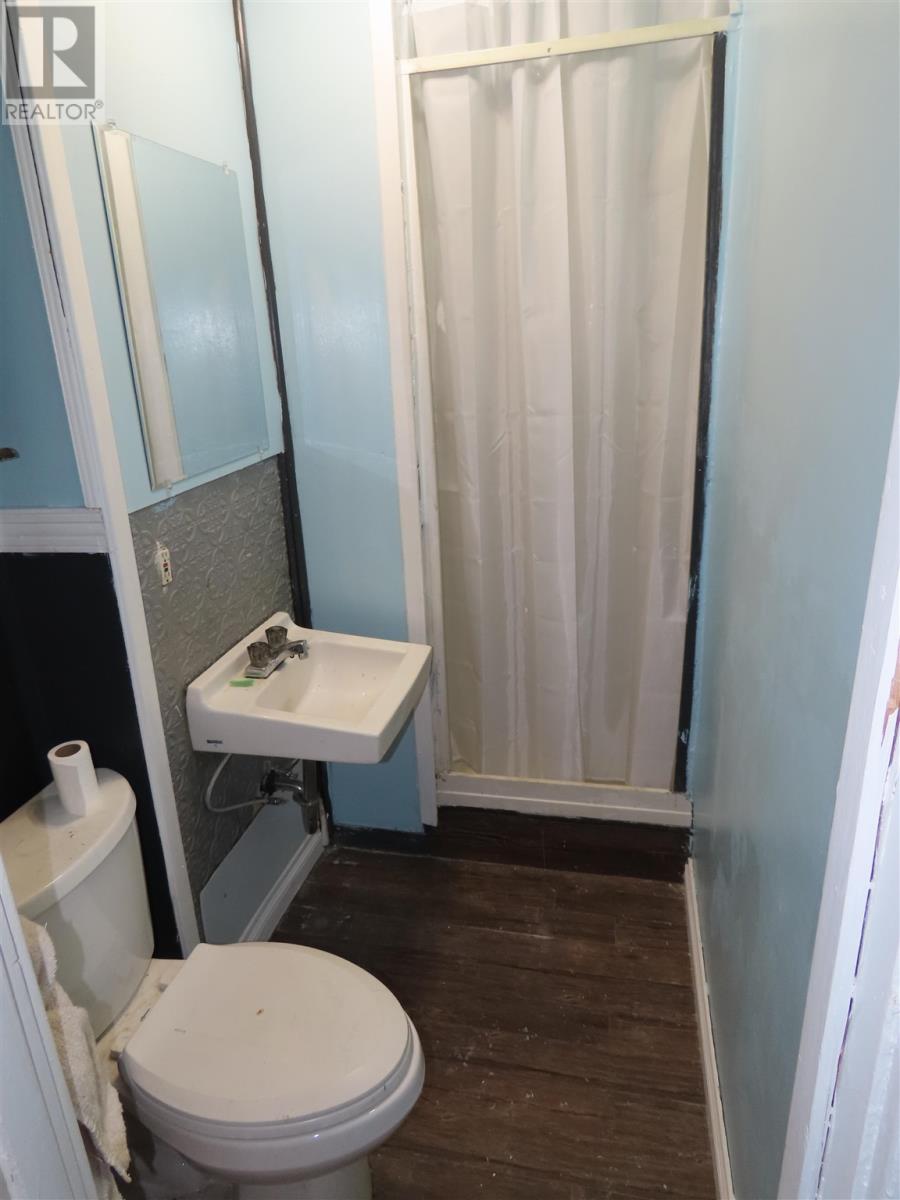 282-284 Wellington ST W - 28