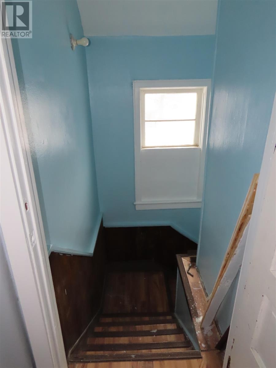 282-284 Wellington ST W - 30