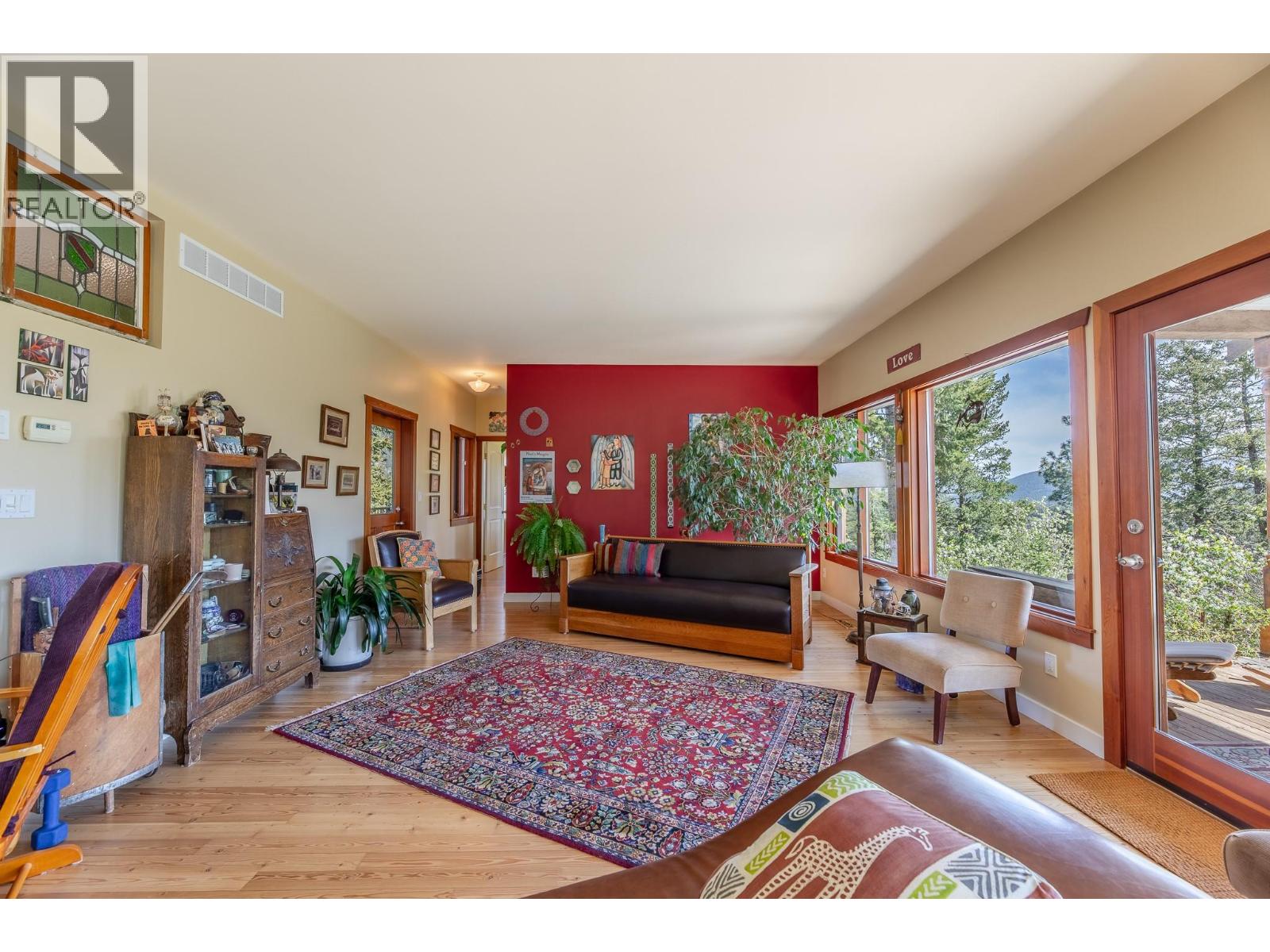  8105 Princeton - Summerland Road, Summerland