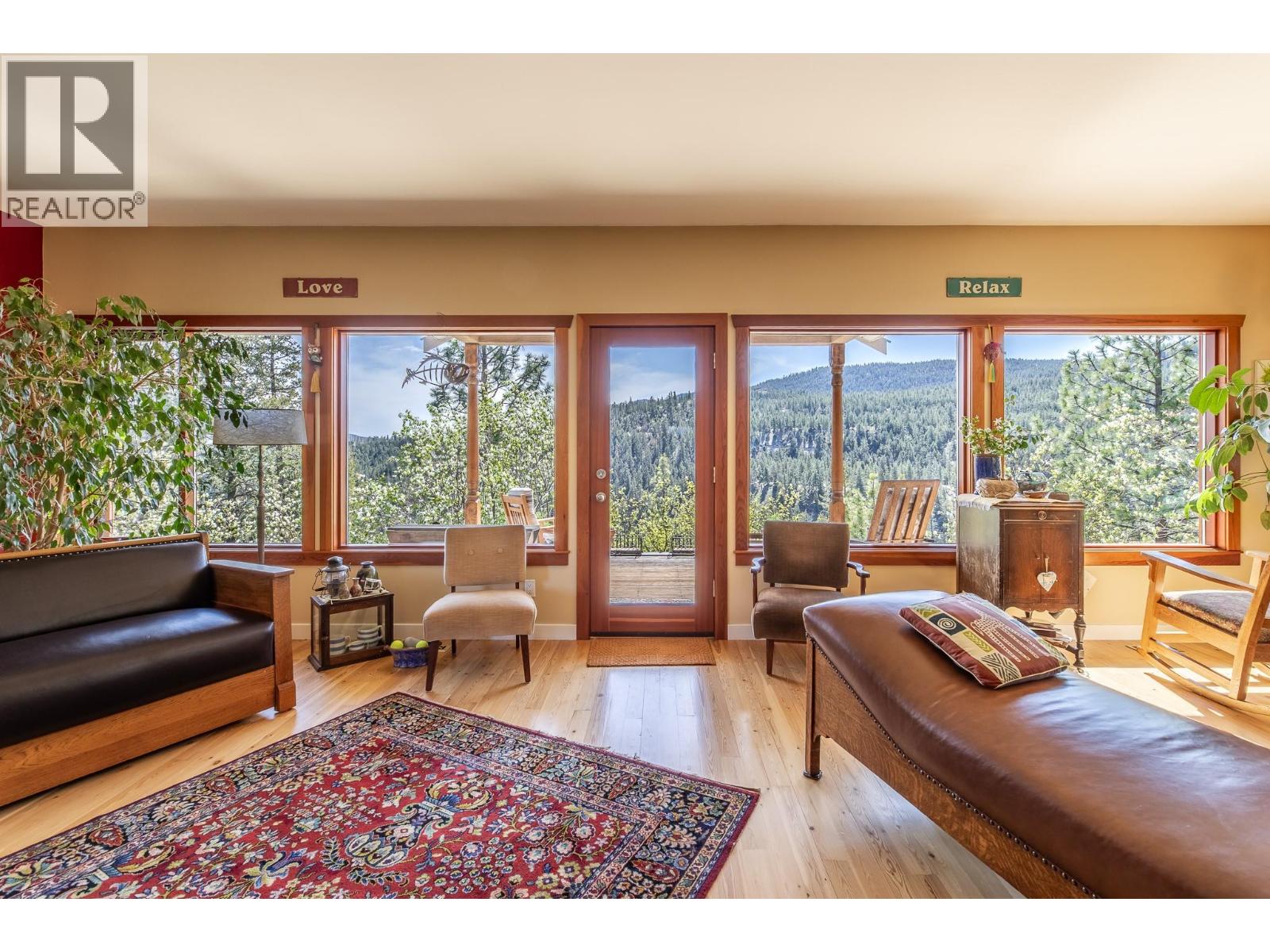  8105 Princeton - Summerland Road, Summerland