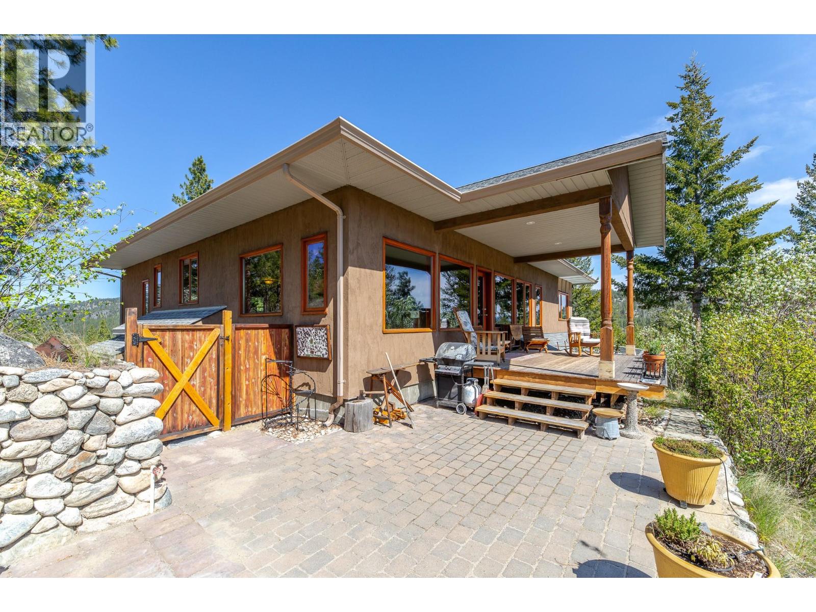  8105 Princeton - Summerland Road, Summerland